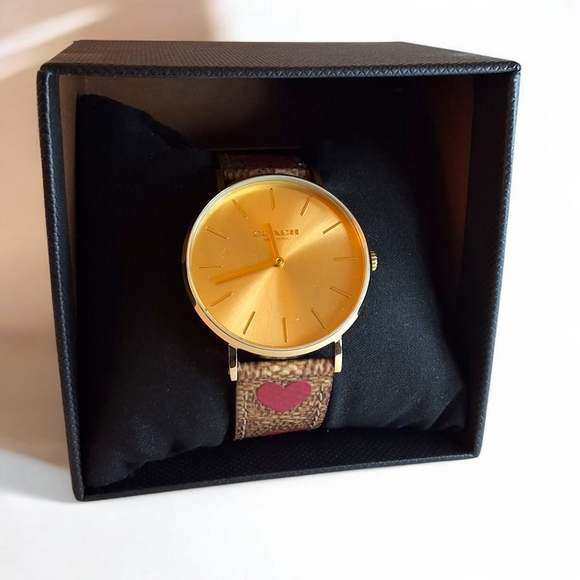 Coach Perry Brown Signature Canvas & Red Heart Watch NWT - Picture 11 of 14